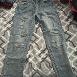 COPY - Petite light wash ripped mom jeans